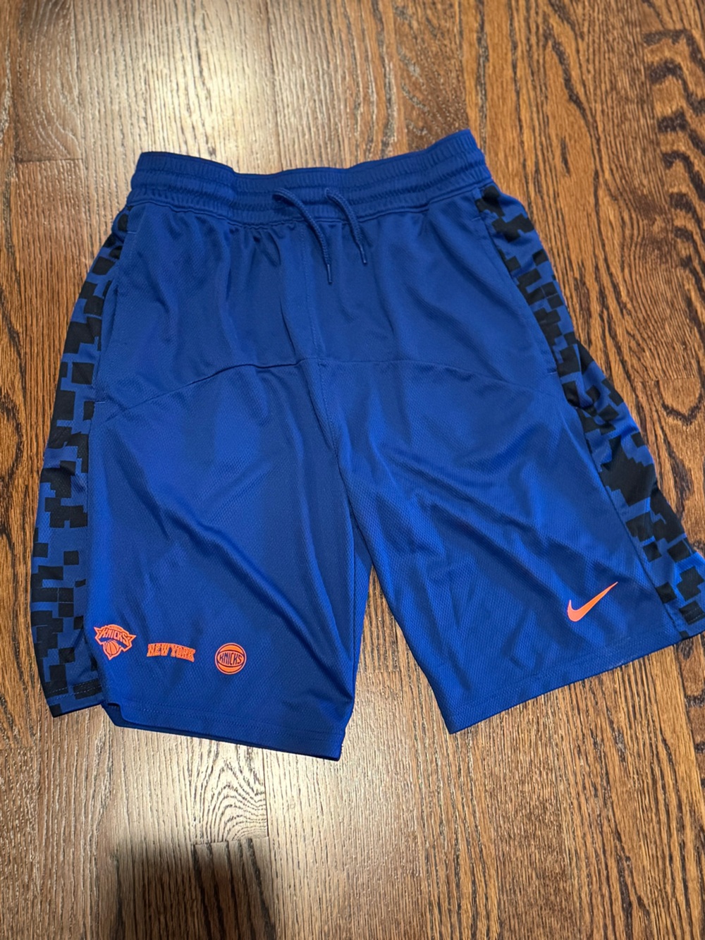 Boys Nike Blue Knicks NBA shorts size large like new!!
